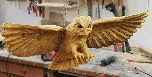 flugeule fliegende eule landende eule landing owl eule holz motorsäge kettensäge schnitzen kettesägenkunst motorsägenkunst